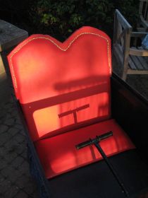 1 Dekorations Gondel rote Sitzpolsterung (3).jpg